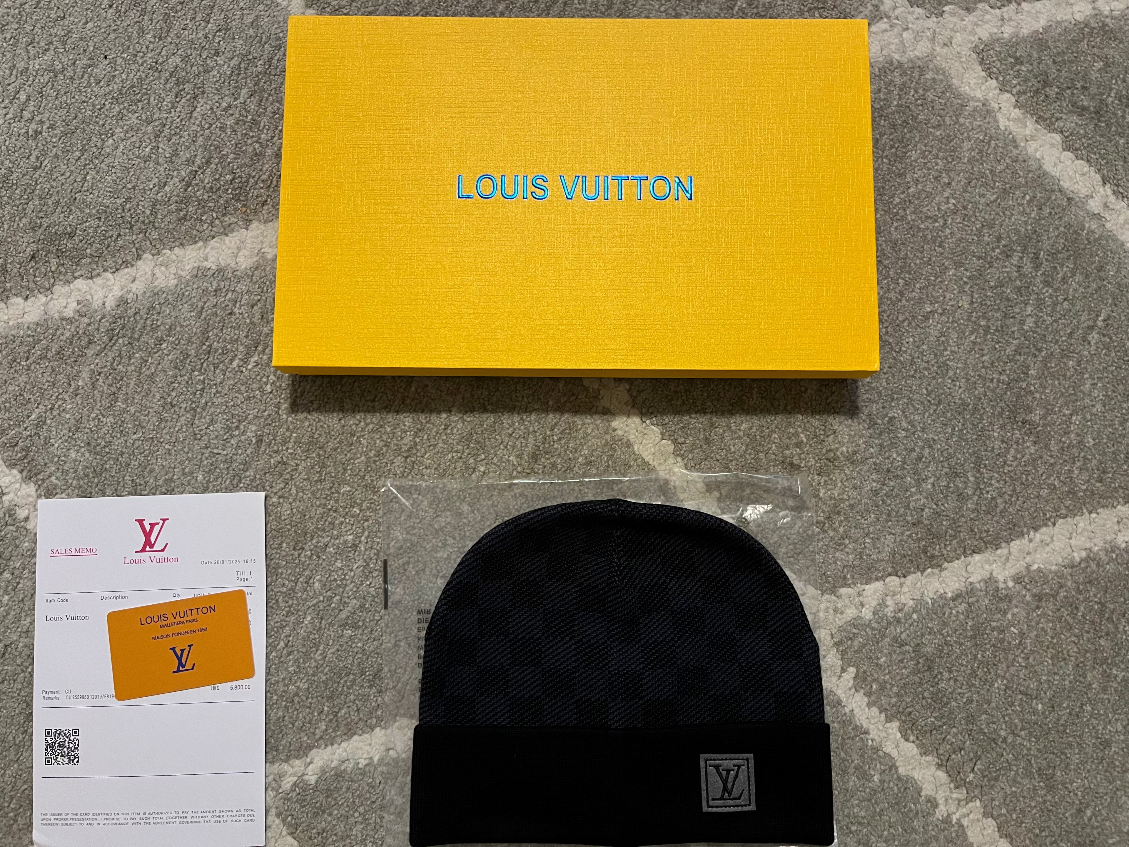 Louis Vuitton beanie/hat